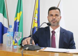 Jonas Moreira toma posse como vereador em Ribas do Rio Pardo