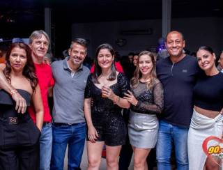 Festa "Túnel do Tempo" Emociona Ribas do Rio Pardo com Sucesso Total e Toque Romântico