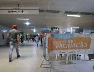 Saúde nega desabastecimento generalizado de vacinas no Brasil