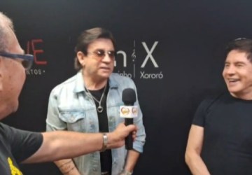 Vídeo: Radialista Pedro Claro realiza sonho de décadas ao entrevistar Chitãozinho & Xororó