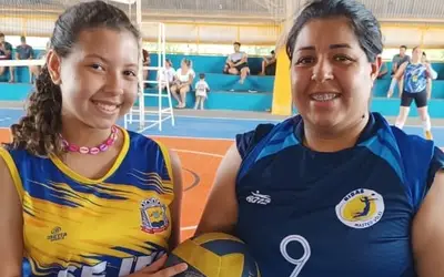 Voleibol Feminino em Ribas do Rio Pardo: Uma Conexão de Mãe para Filha