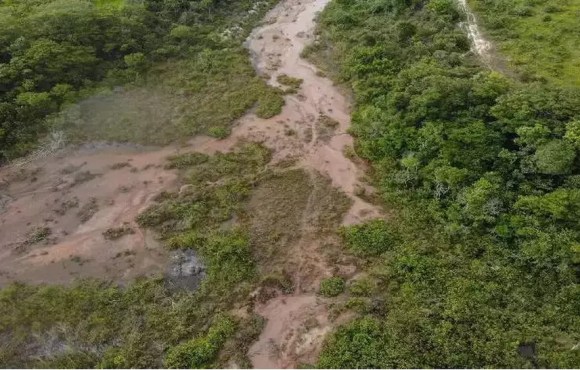 Empresa firma acordo para reparar dano ambiental que assoreou córrego